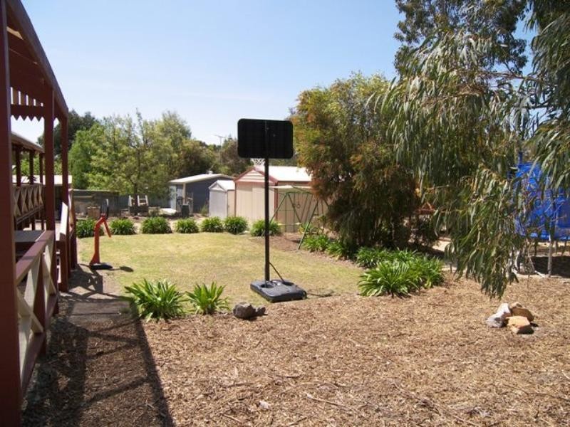 27 Whiteman Road, Williamstown SA 5351