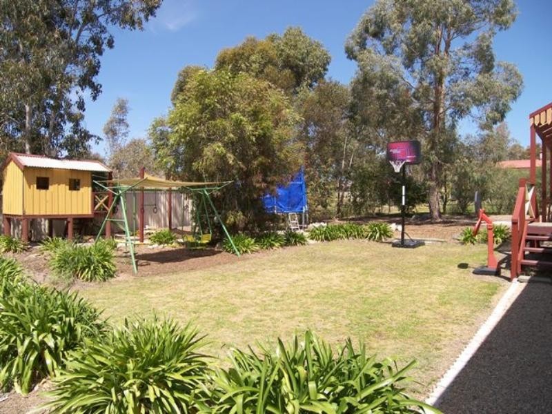 27 Whiteman Road, Williamstown SA 5351