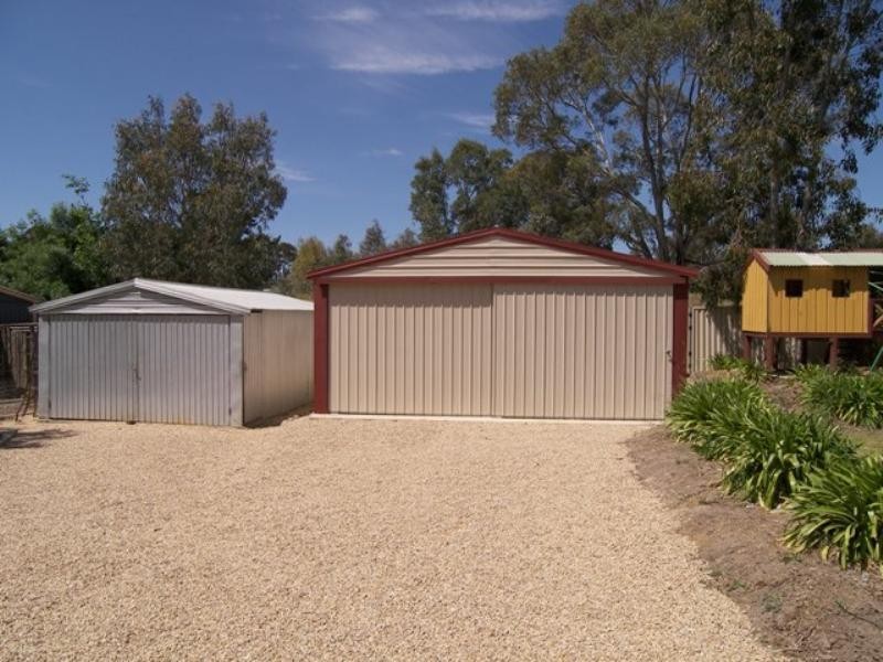 27 Whiteman Road, Williamstown SA 5351