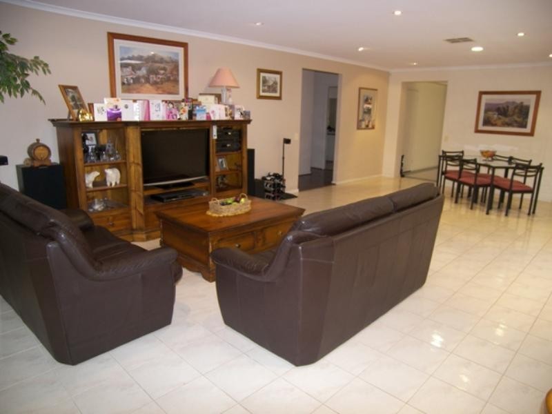 3 Greening Drive, Evanston Park SA 5116