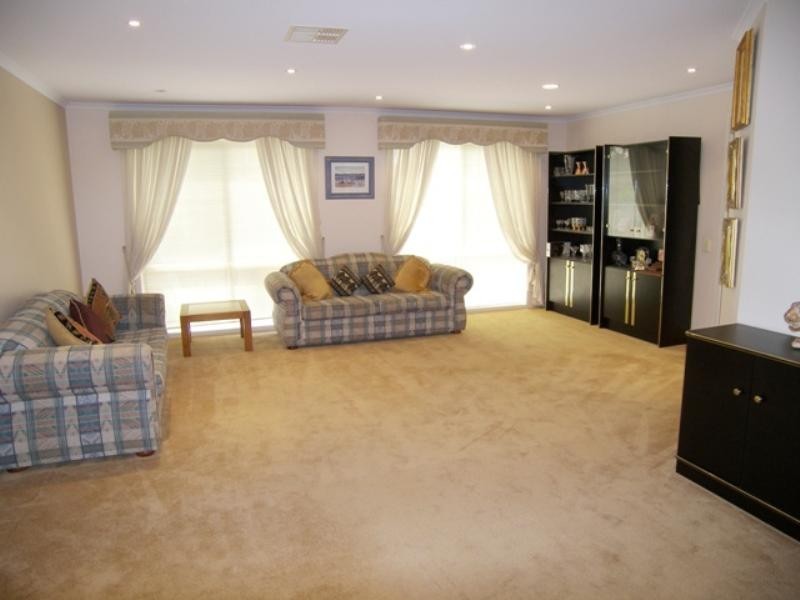 3 Greening Drive, Evanston Park SA 5116