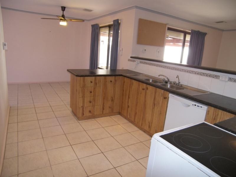 13 Clark Road, Evanston Gardens SA 5116