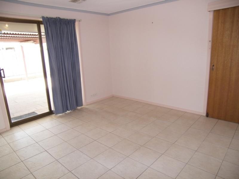 13 Clark Road, Evanston Gardens SA 5116