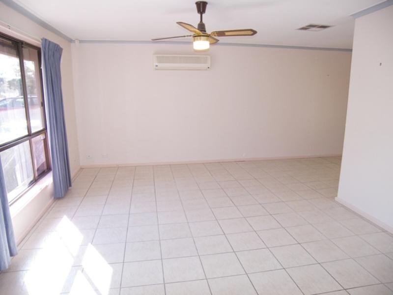 13 Clark Road, Evanston Gardens SA 5116