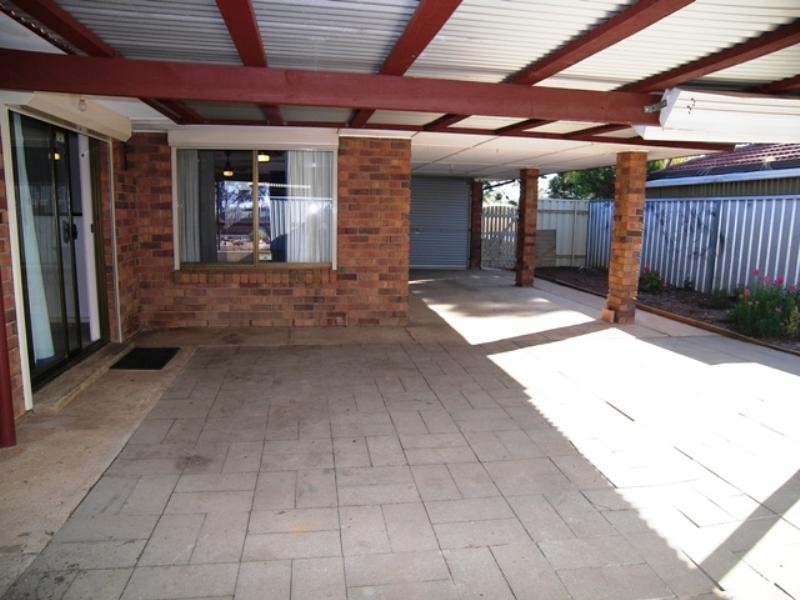 13 Clark Road, Evanston Gardens SA 5116