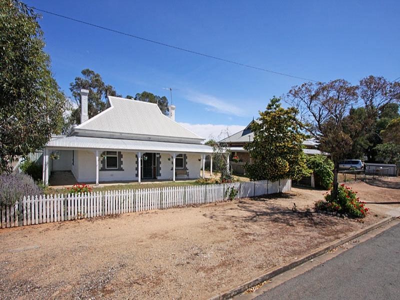 26 Main Street, Owen SA 5460