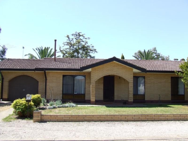 2 Jean Place, Riverton SA 5412