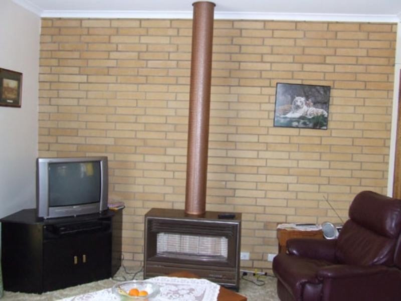 2 Jean Place, Riverton SA 5412