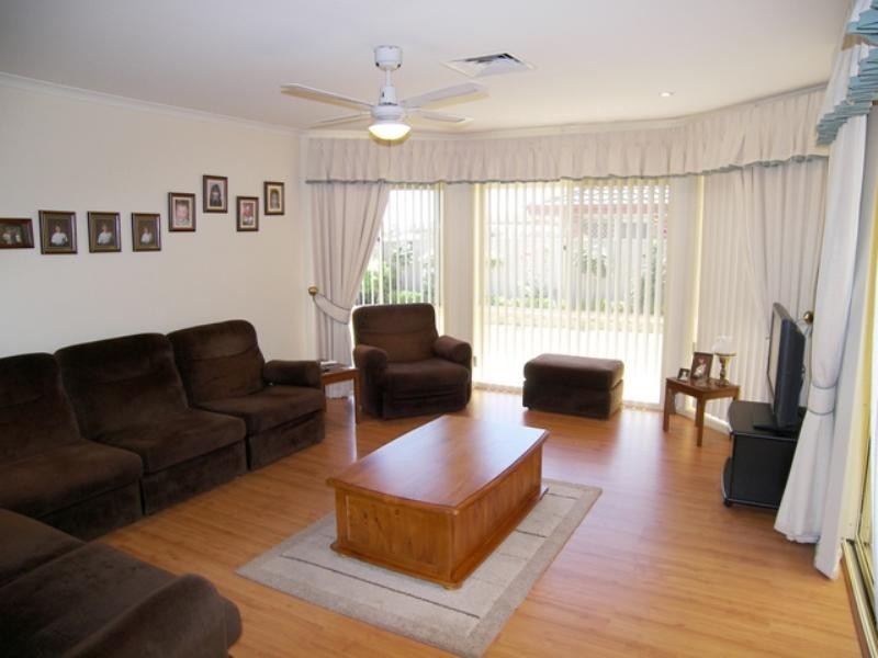 16 Witt Way, Evanston Park SA 5116