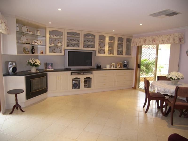 35 Rossiter Drive, Evanston Park SA 5116