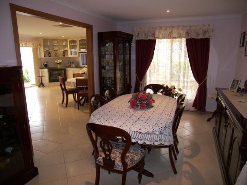 35 Rossiter Drive, Evanston Park SA 5116