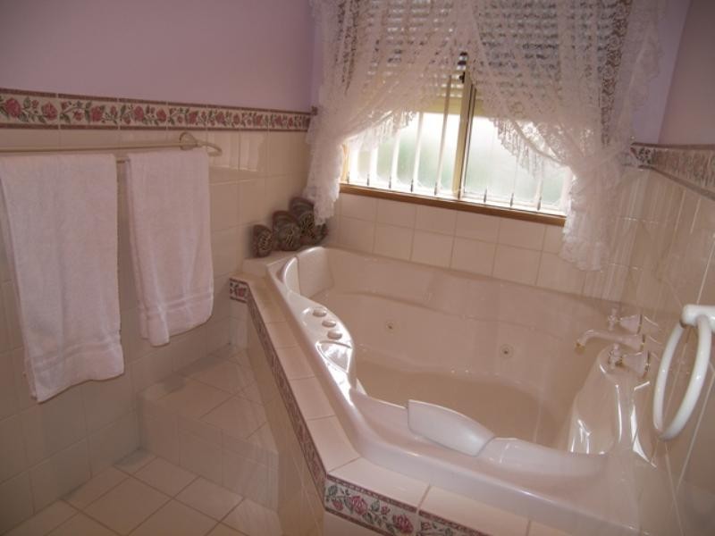 35 Rossiter Drive, Evanston Park SA 5116