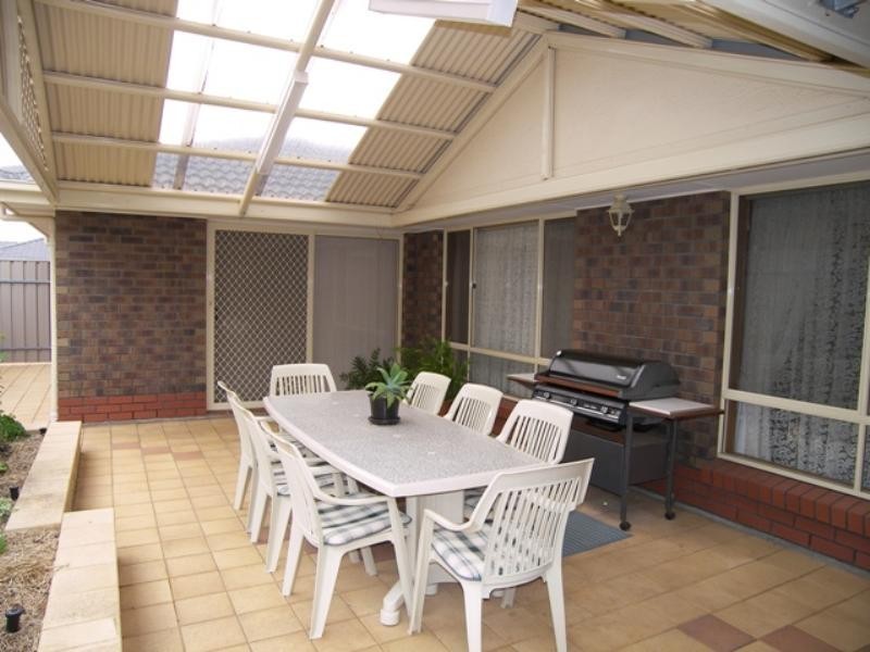 35 Rossiter Drive, Evanston Park SA 5116