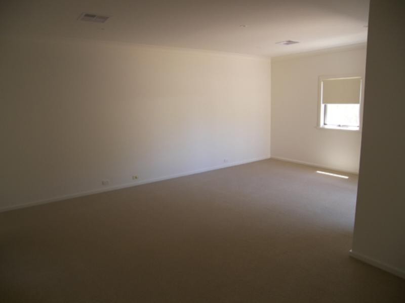 Unit 18 James Martin Village, Willaston SA 5118