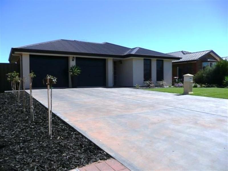 138 President Avenue, Andrews Farm SA 5114