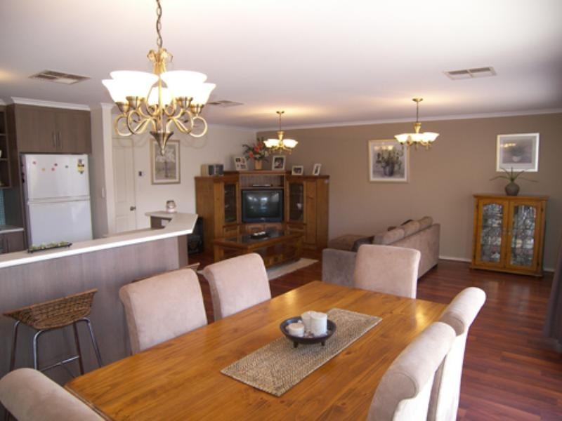 138 President Avenue, Andrews Farm SA 5114