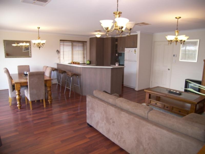 138 President Avenue, Andrews Farm SA 5114