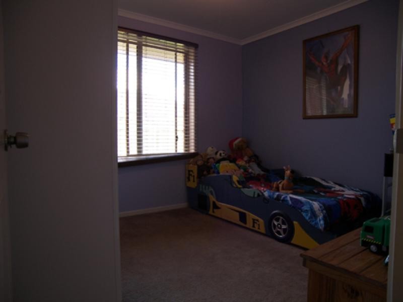 138 President Avenue, Andrews Farm SA 5114