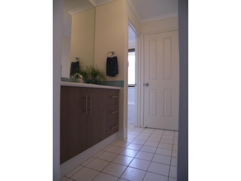 138 President Avenue, Andrews Farm SA 5114