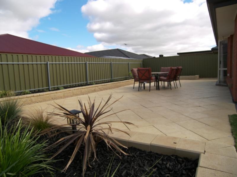 138 President Avenue, Andrews Farm SA 5114