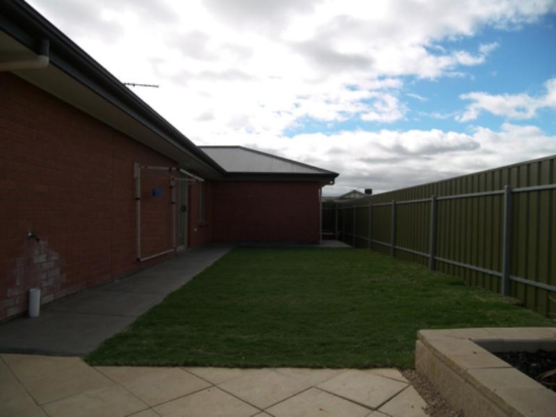 138 President Avenue, Andrews Farm SA 5114