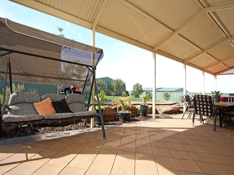10 Burke Parade, Hewett SA 5118
