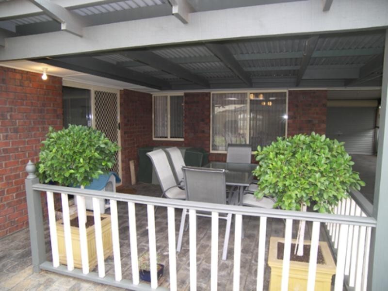 17 Rau Avenue, Evanston SA 5116