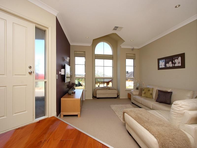 27 Falcon Drive, Hewett SA 5118