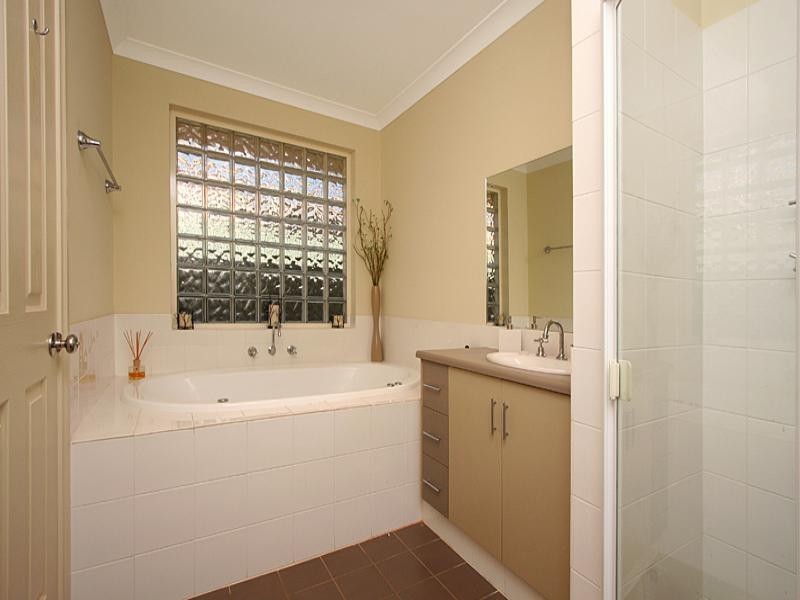 27 Falcon Drive, Hewett SA 5118