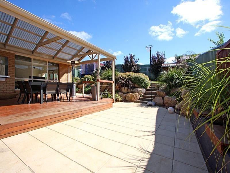 27 Falcon Drive, Hewett SA 5118