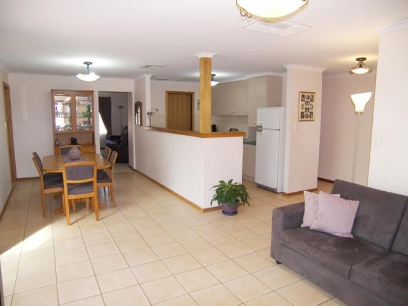 5 Whinnen Street, Evanston Park SA 5116