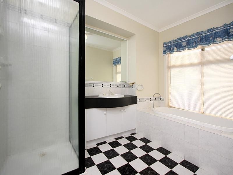 39 Trinity Drive, Evanston Park SA 5116