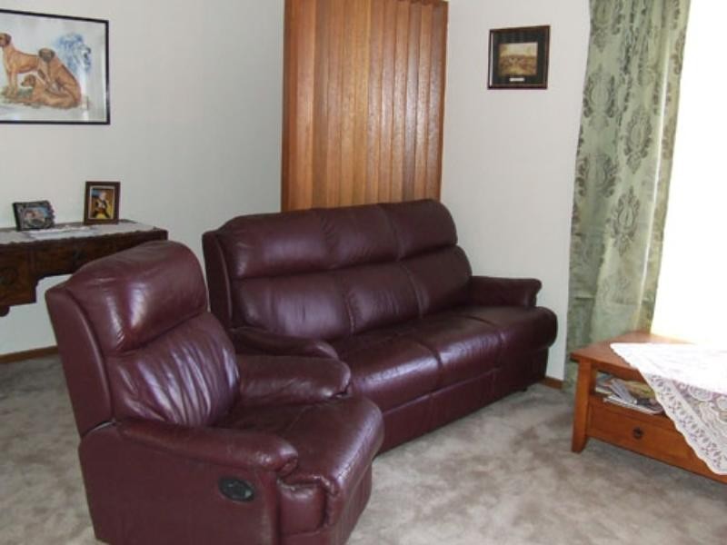 2 Jean Place, Riverton SA 5412