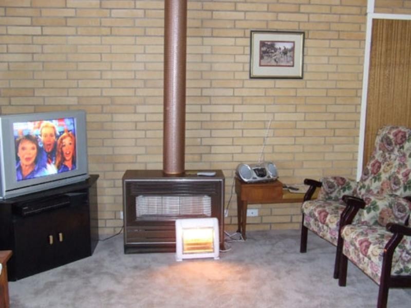 2 Jean Place, Riverton SA 5412