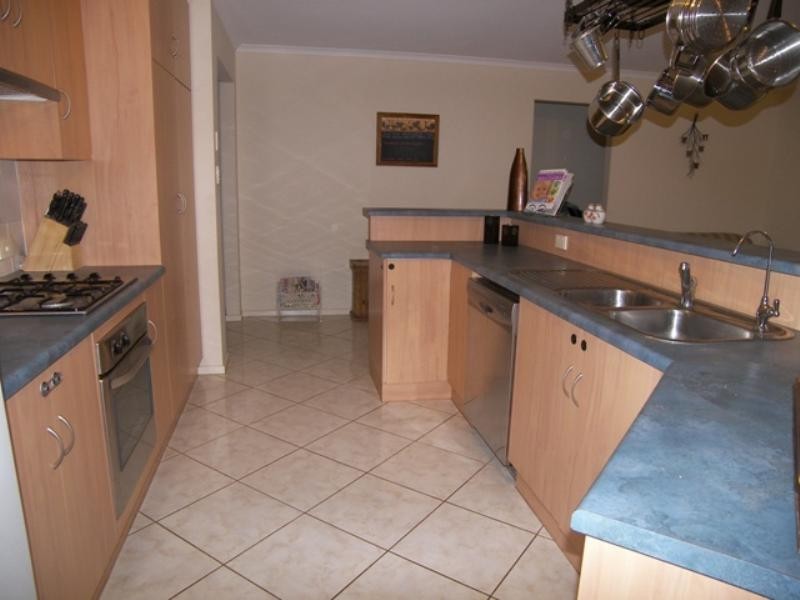 4 Chestnut Grove, Blakeview SA 5114