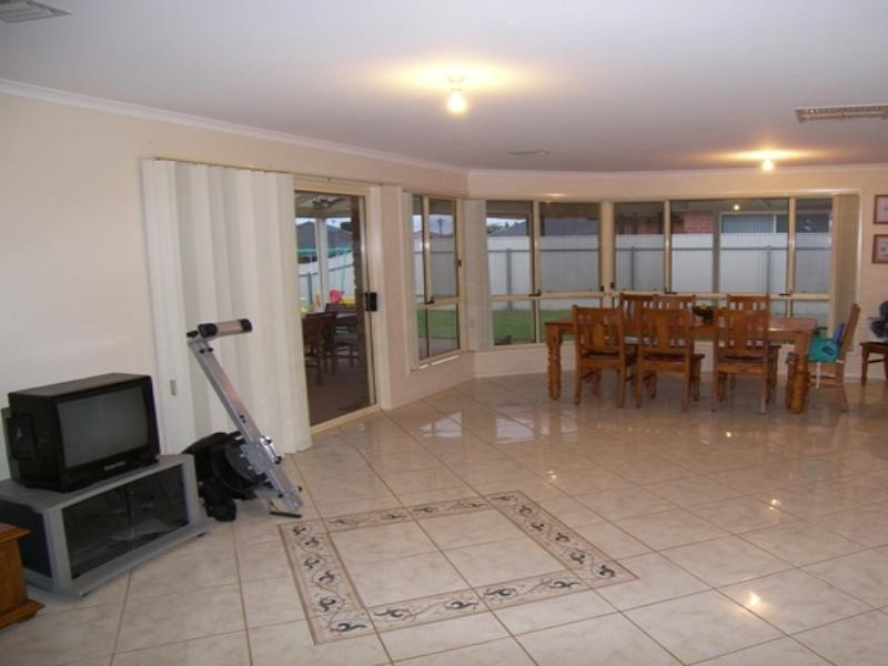 4 Chestnut Grove, Blakeview SA 5114