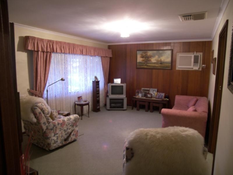 2 Bacton Street, Evanston SA 5116