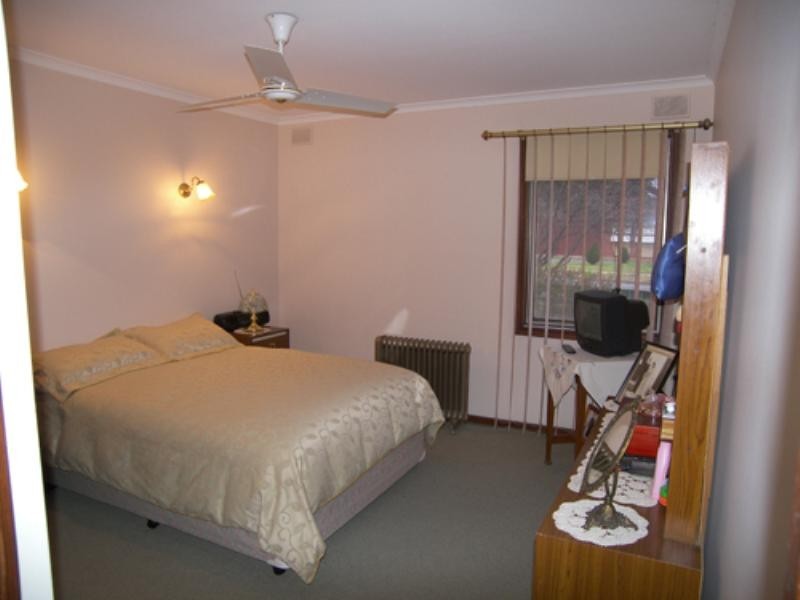 2 Bacton Street, Evanston SA 5116