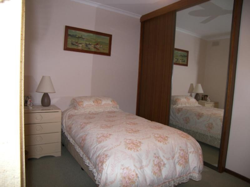 2 Bacton Street, Evanston SA 5116