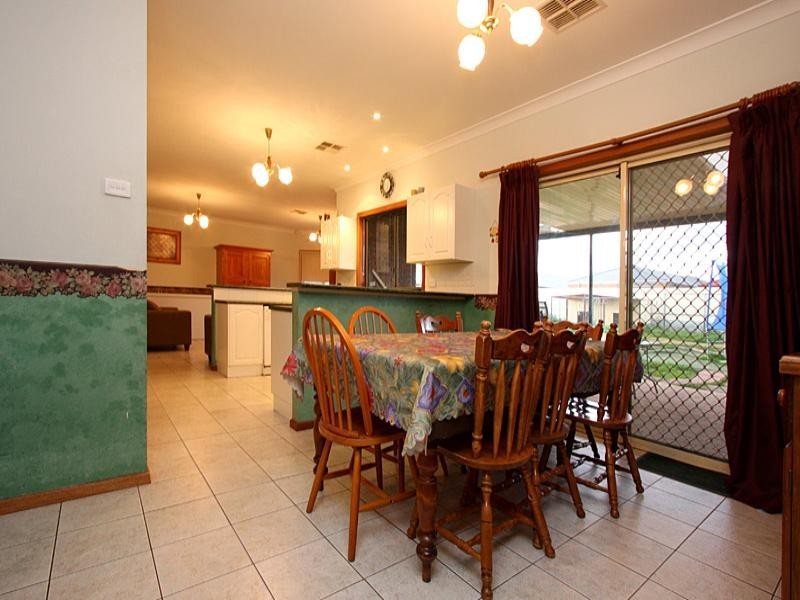 10 Sarah Candace Court, Munno Para West SA 5115