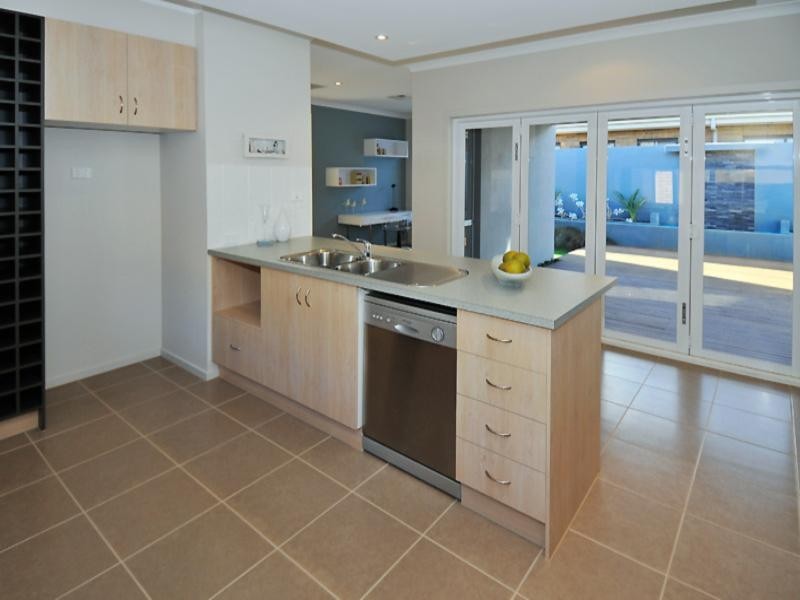 5 Lakeside Drive, Andrews Farm SA 5114