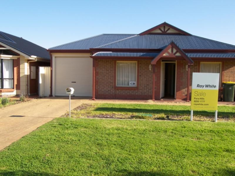 4 Strathaird Boulevard, Smithfield SA 5114