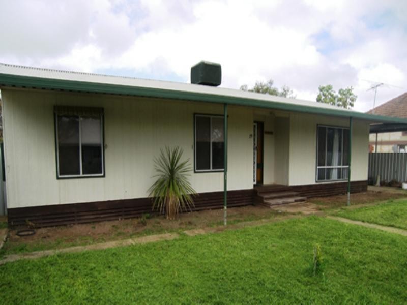 29 First Street, Owen SA 5460