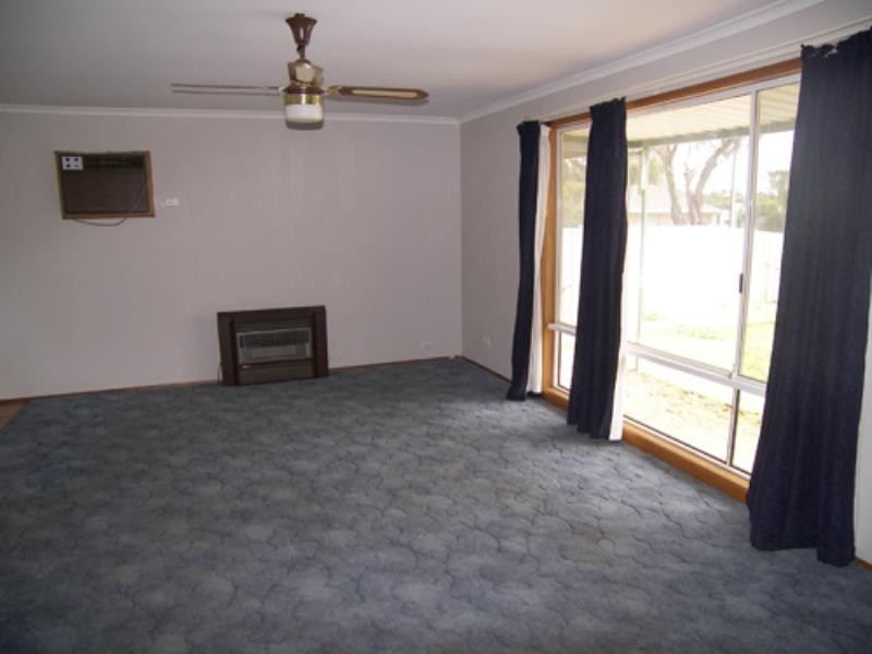 29 First Street, Owen SA 5460