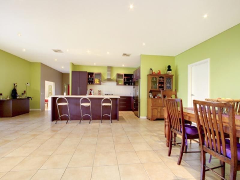 20 Rossiter Drive, Evanston Park SA 5116