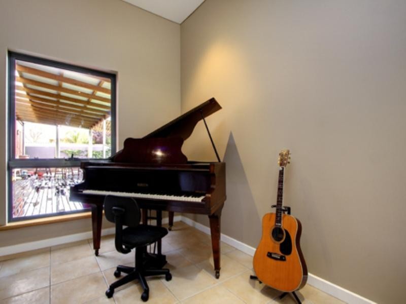 20 Rossiter Drive, Evanston Park SA 5116