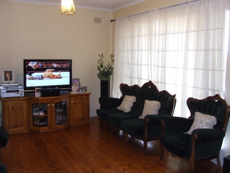 19 Parslow Road, Para Hills SA 5096