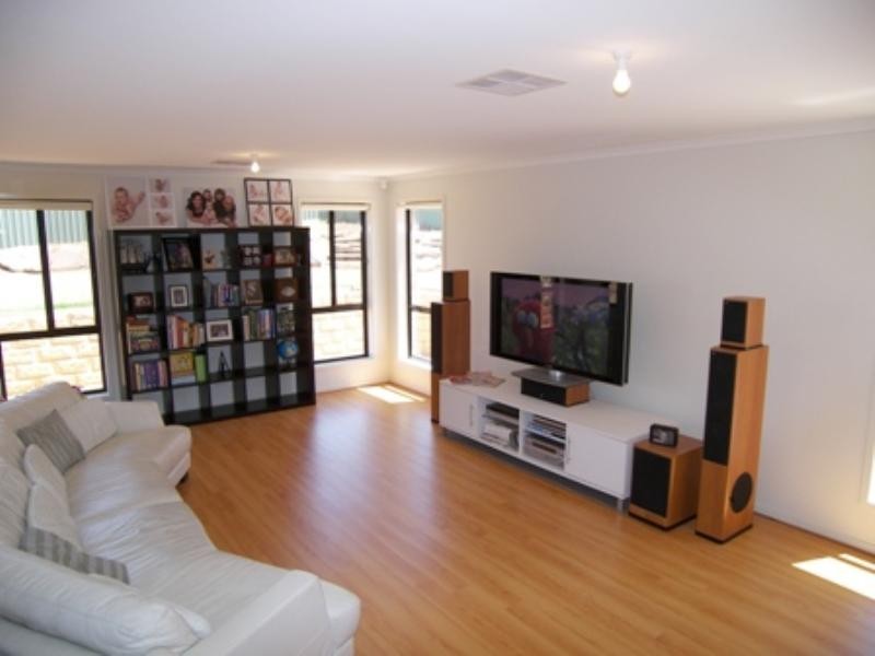 30 Lorikeet Grove, Hewett SA 5118