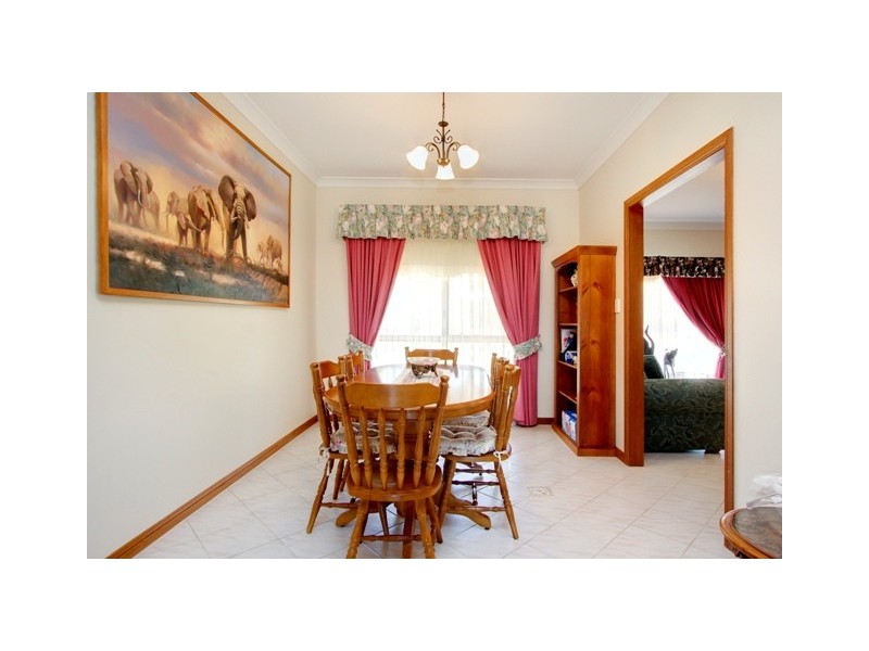 12 Coombs Court, Lewiston SA 5501