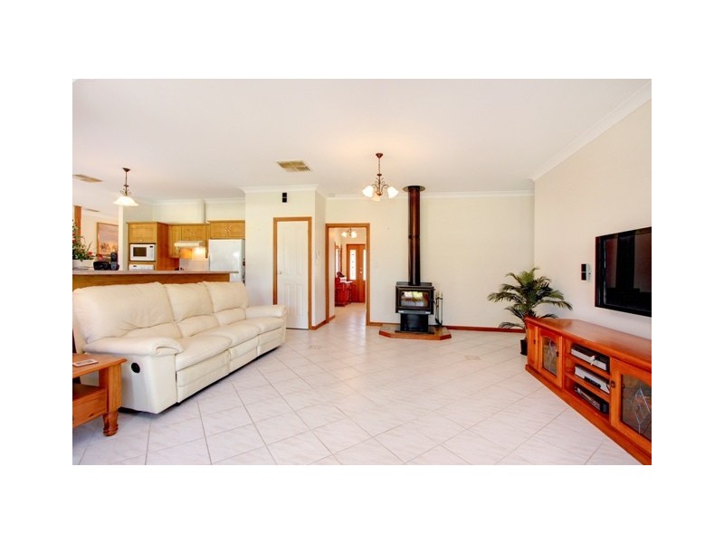 12 Coombs Court, Lewiston SA 5501